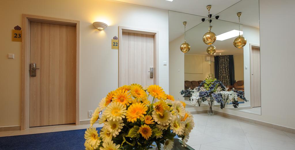 Abidar Hotel Spa & Wellness Цехоцинек Экстерьер фото