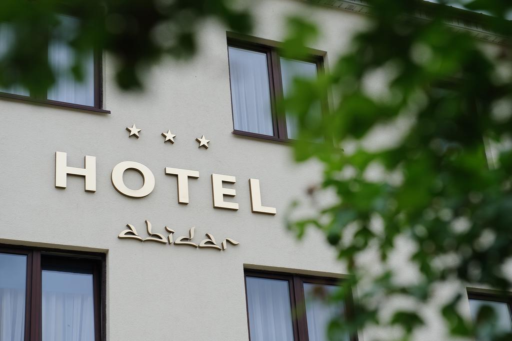 Abidar Hotel Spa & Wellness Цехоцинек Экстерьер фото